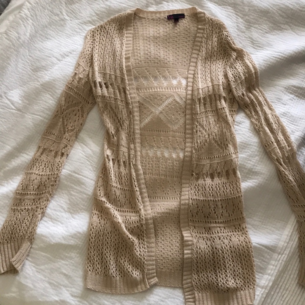 Lightweight sweater